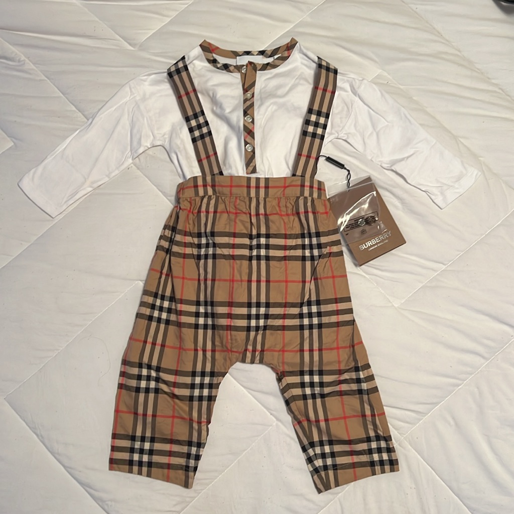 Nwt- Burberry Infant Matching Set Unisex